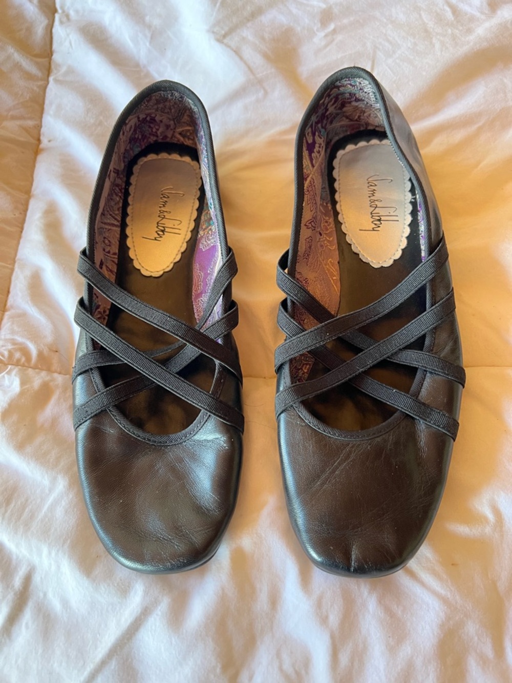 Sam and Libby Black Leather Cross-Strap Flats New Without Box